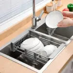 Stainless Steel Retractable Dish Drying Rack – Adjustable, Rust-Resistant Over-the-Sink Organizer for Space-Saving Kitchen Storage 🧽✨